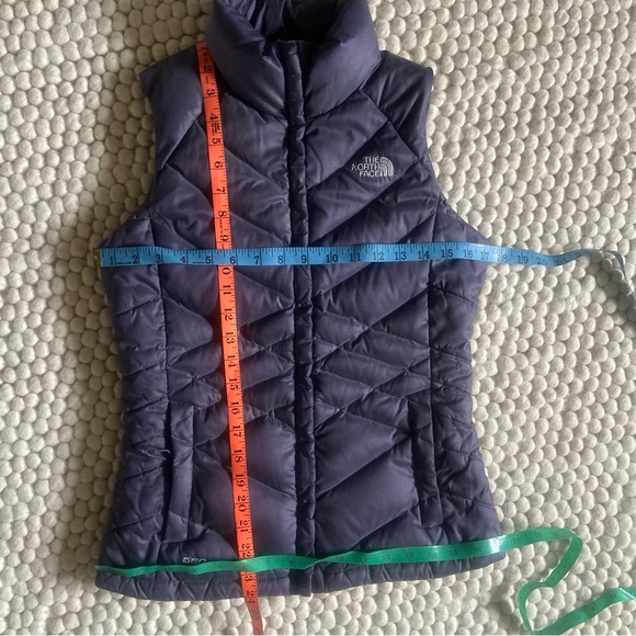 The North Face Women's light plum color Puffer Vest - Picture 7 of 17